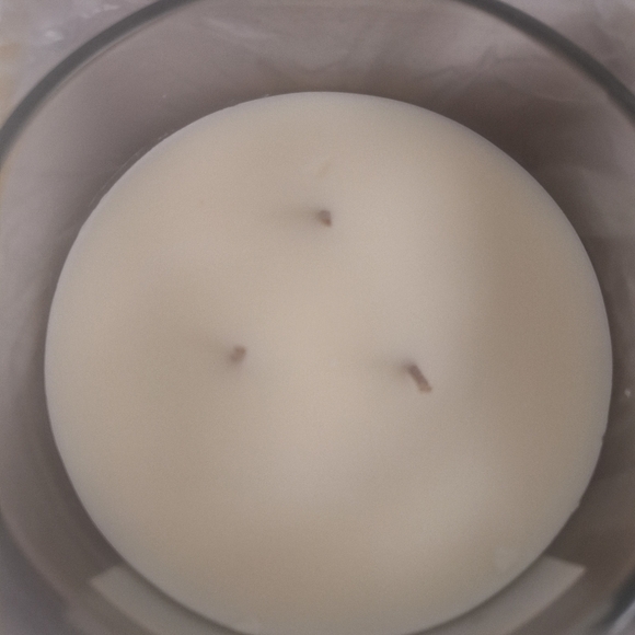 Luxury Candle w/Gift Box 2pc set - Honey Lavender & Sweet Honey- New - Picture 7 of 8